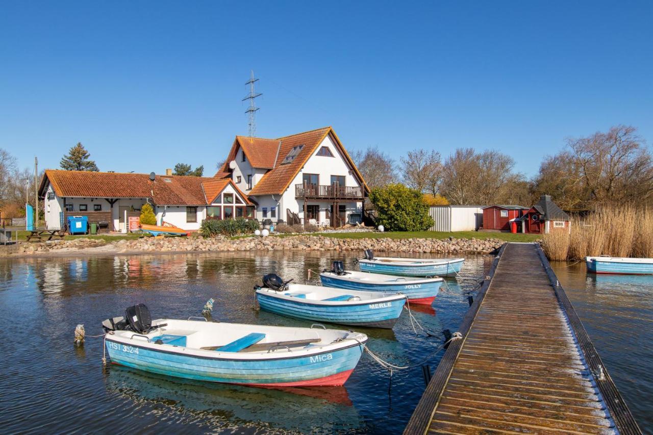 Hotel Pension Zur Wittower Faehre Wiek auf Rügen Exterior foto