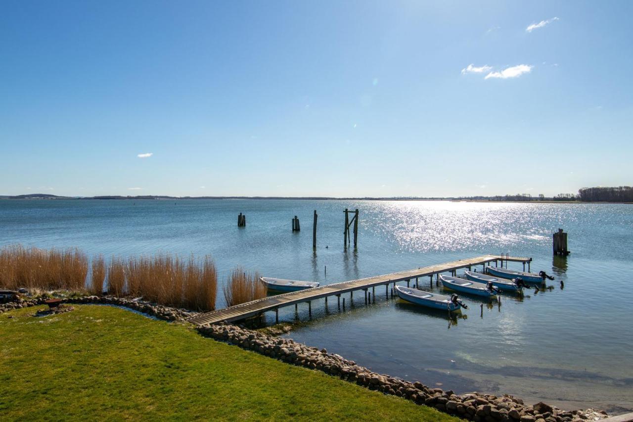 Hotel Pension Zur Wittower Faehre Wiek auf Rügen Exterior foto